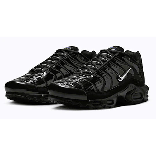 Shop Nike Collection - Authentic Sneakers, Dunk, Air Force 1, Tech Fleece & Sportswear Online