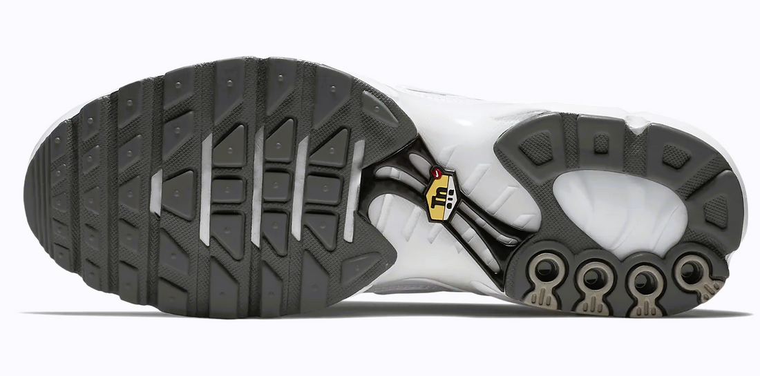 NIKE AIR MAX PLUS
